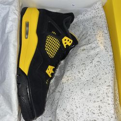 Jordan 4 Thunder 