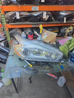 OEM Right Passenger Side Halogen Headlamp For 2015-17 Nissan Murano 26010-5AA0E