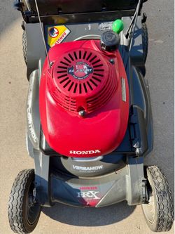 Honda HRX217 self propelled mower with bag