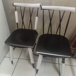 Set De 2 Sillas De Metal Nuevas $100