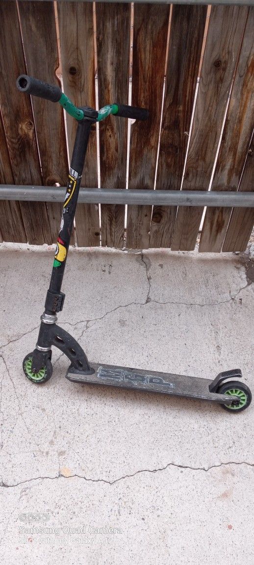 Kids Scooter $15 Pick Up At Country Club And Grant 