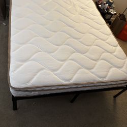 Queen Size Memory Foam Mattress W/Frame