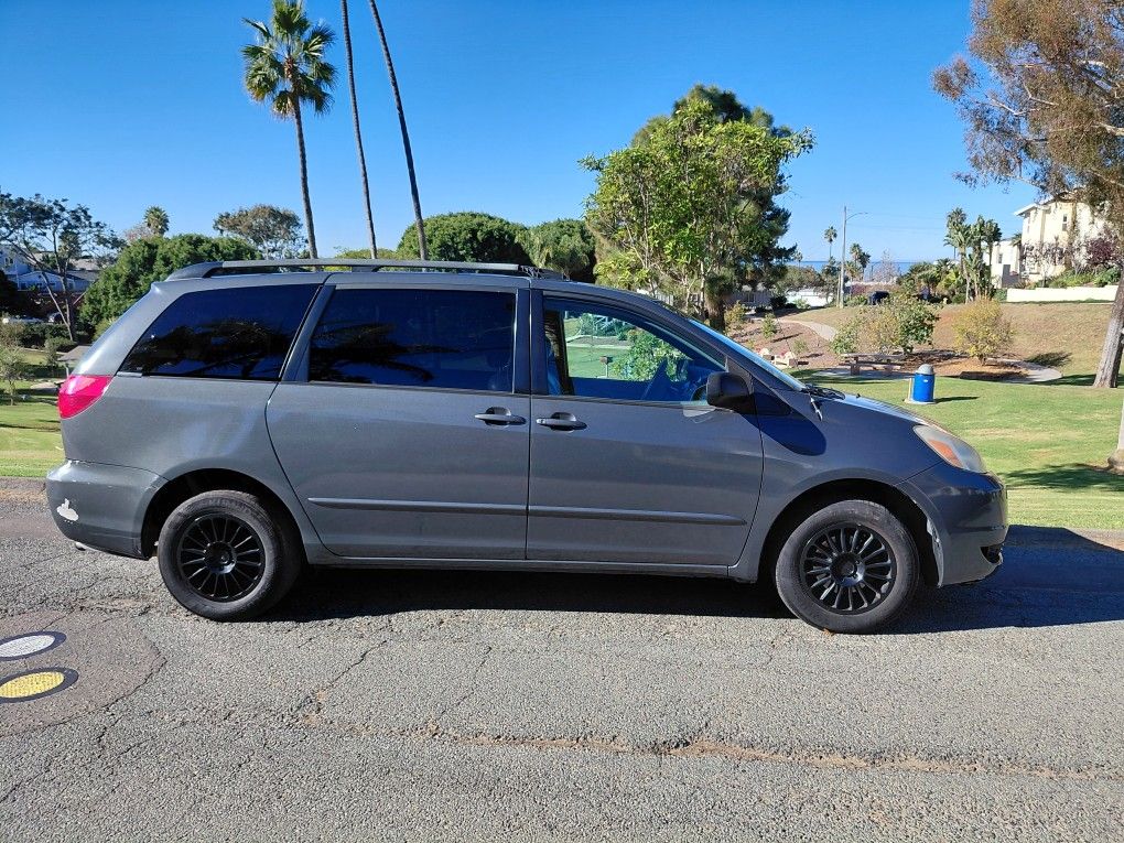 2004 Toyota Sienna