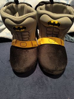 Batman kids slippers, pre-owned. Great condition.