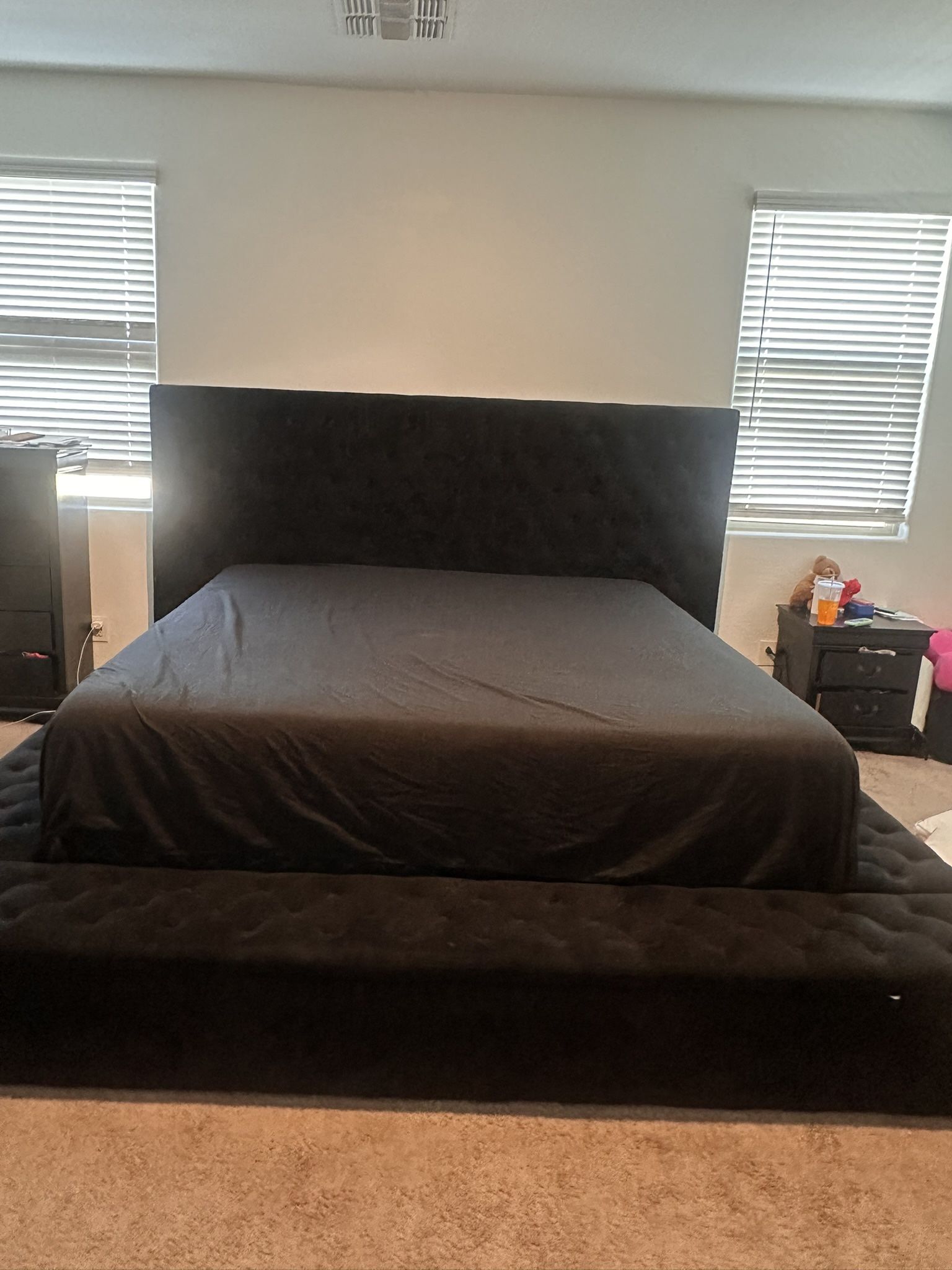 Tufted King Bed frame With Storage
