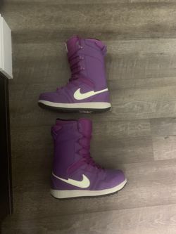 Brand New Women’s Nike Snowboard Boots Size 8.5