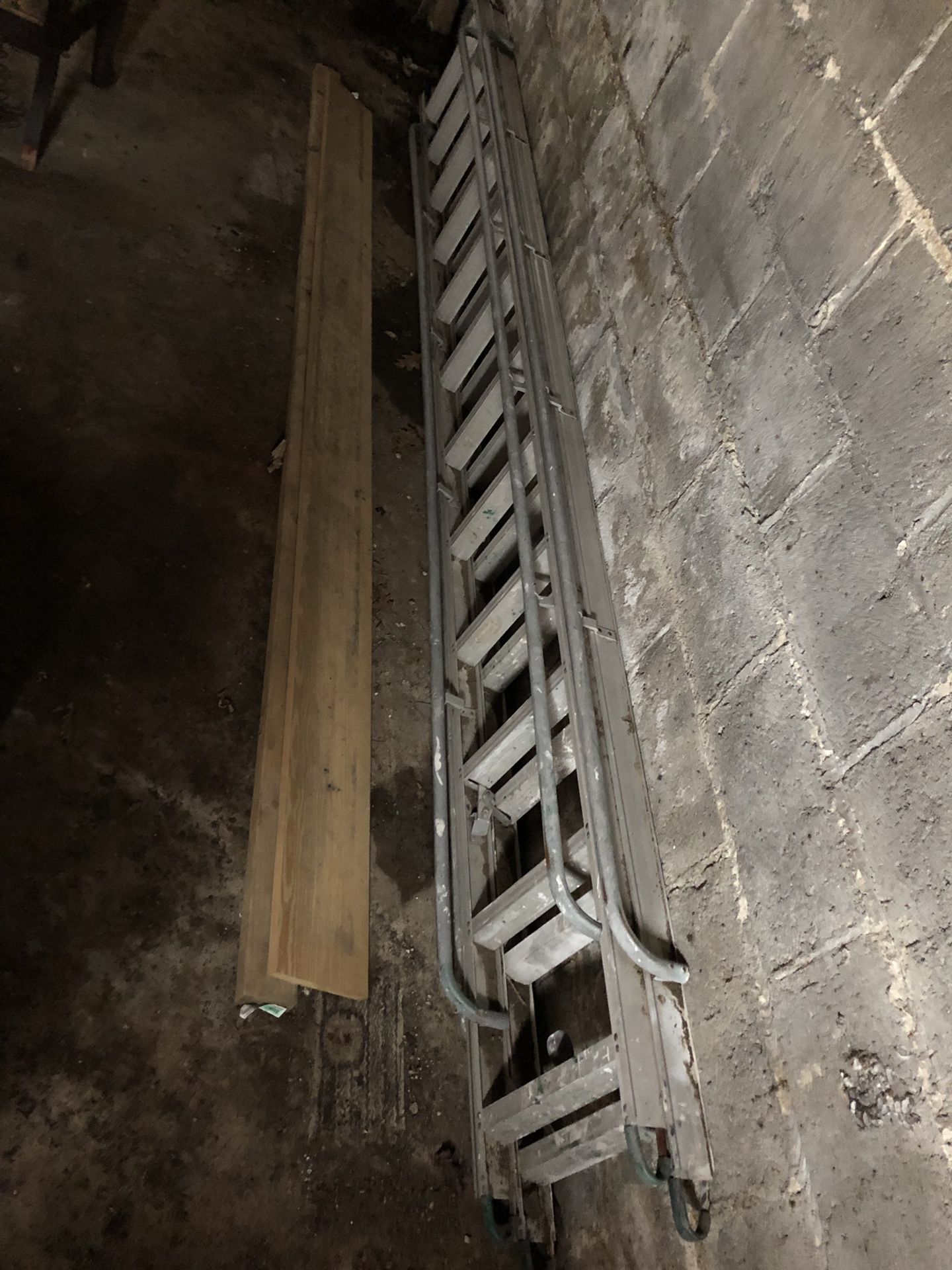 24 foot aluminum ladder