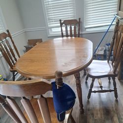 Kitchen Table And 4 Chairs