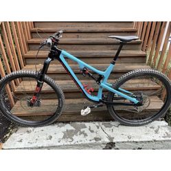 2018 Rocky Mountain Instinct B.C. Edition Mountain Bike (do your offer) Obo 