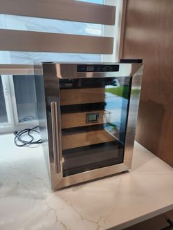 Clevelander Electric Cigar Humidor Cabinet – Stainless Steel – Digital Temperature Control