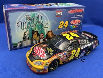 Action Racing 1:24 Jeff Gordon #24 2004 Monte Carlo DuPont/Wizard of Oz