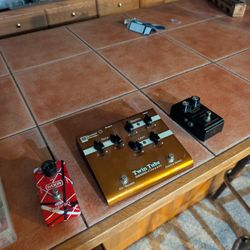 Various guitar pedals 