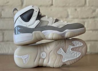 Air Jordan Jumpman Size 8 Men       Size 9.5 Women