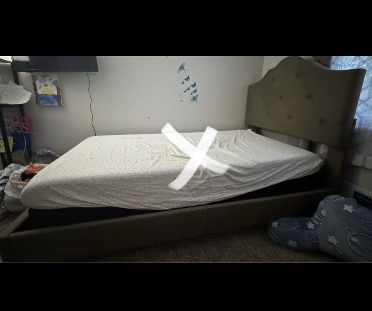Twin Bed frame like new