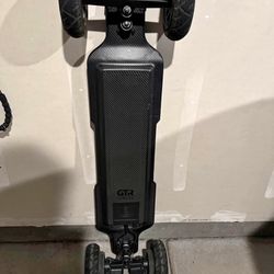 .Envolve GTR Carbon’Skateboard.