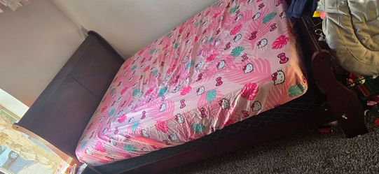 Full size bed