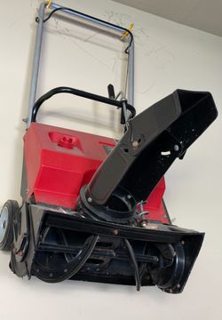 MOVING SALE MUST SELL - Gas Snow Blower