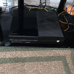 Xbox One With Kinect & Elite Wireless Controller