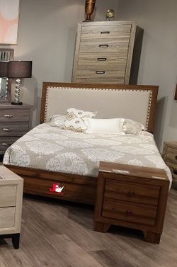 SUPER DEAL- 7pc Queen/Full Bedroom Set
Take it home with$39down 
Hablamos Español Y Financiamos🙋