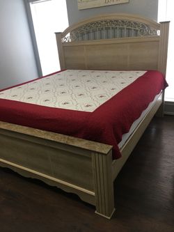 Queen size bedroom set