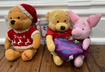 Disney’s plush Winnie the Pooh in a winter sweater and a best friend with piglet 1999 set Beanie Babies