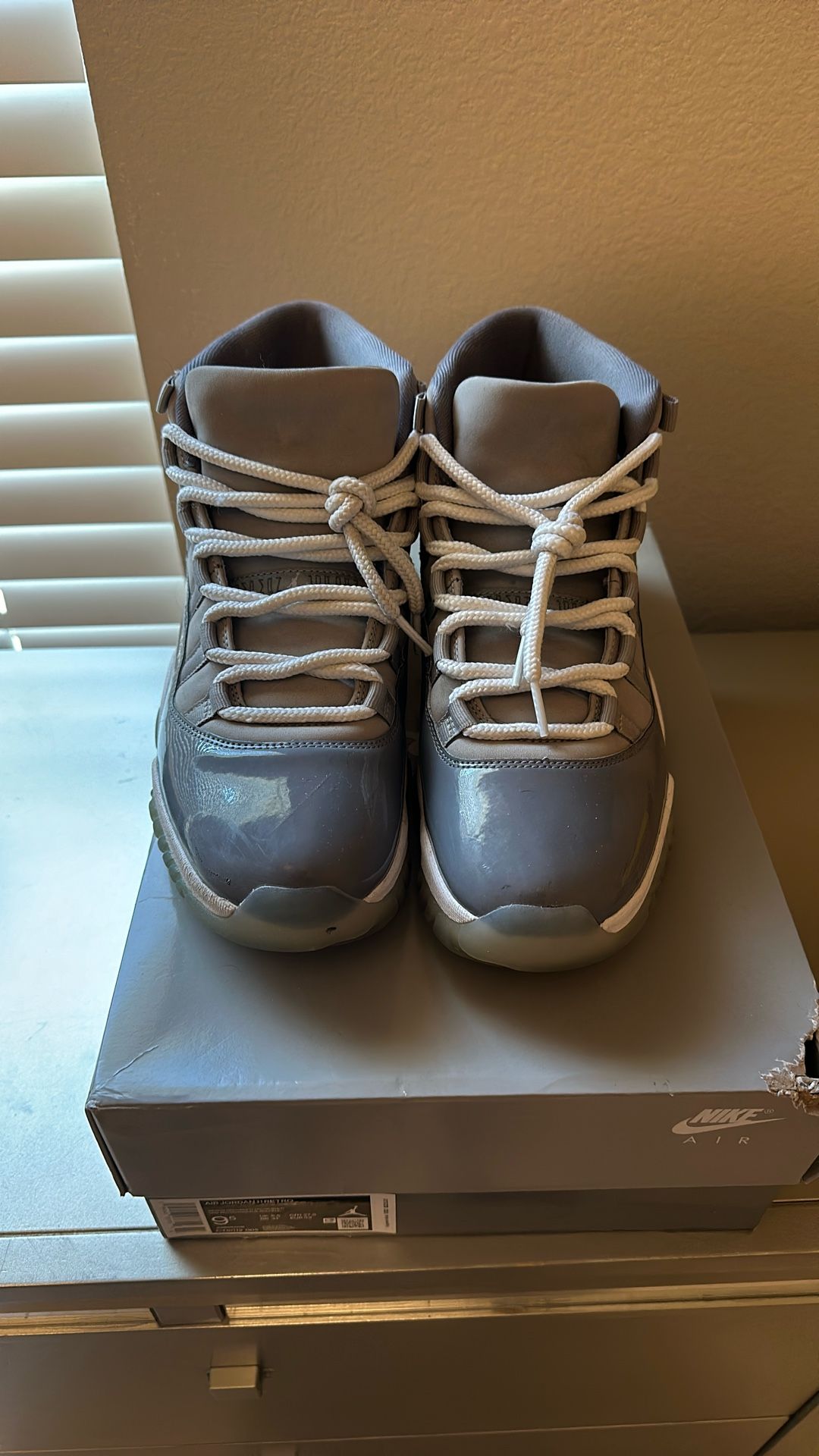 Air Jordan 11 Retro Cool Grey Size 9.5