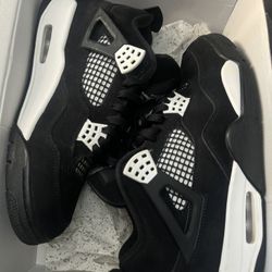 Jordan 4 White Thunder