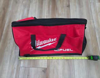 NEW Milwaukee M18 Fuel 22 Inch XL Tool Bag With Pockets