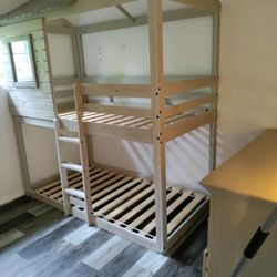 Twin Bunk Bed 