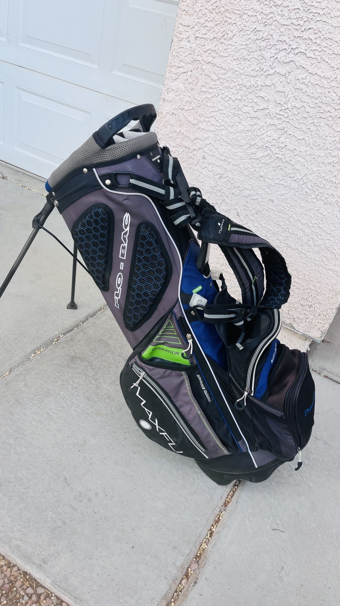 โณ๐๏ธ Maxfli U-Series Stand Golf Bag โ Excellent Condition โ $35 ๐๏ธโณ ๐ Pickup near S. Durango & 215 Lightweight, comfortable, and packed with stora