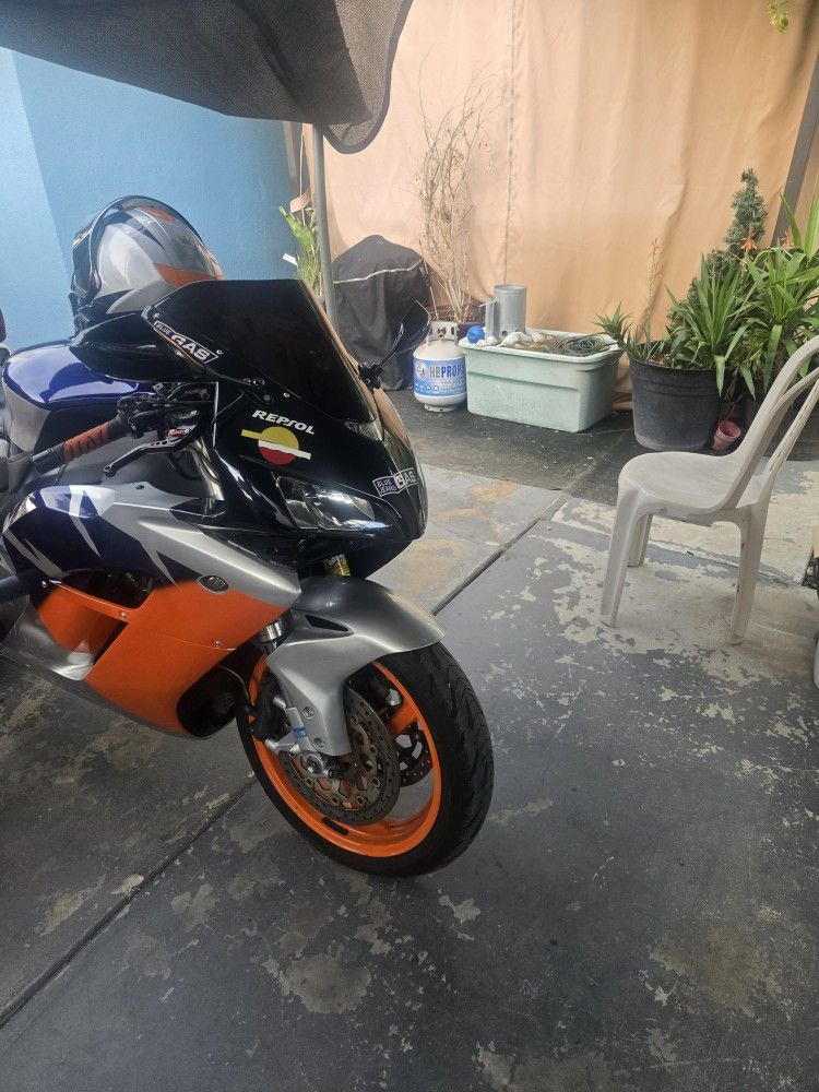 2004 Honda Cbr