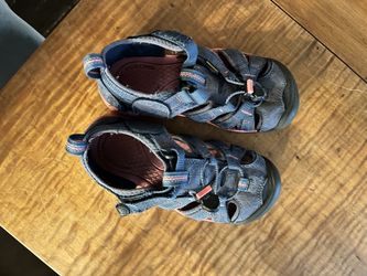 Kid’s Keen Shoes Size 13