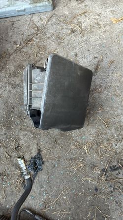 2002 Bmw 330 E46 Air Cleaner Box 