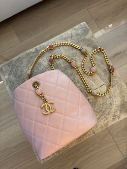 Elegant Pink Quilted Chanel Chain Shoulder Bag