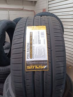 Aplus Pro Racing 305/40ZR22 XL Tire