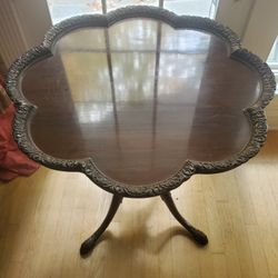 Tea Table Pie Crust Queen Anne Style