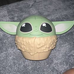 Baby Yoda speaker