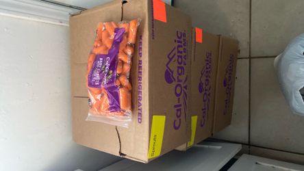 Caja de zanahoria gratis.  Free