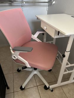 Computer Chair And Desk 