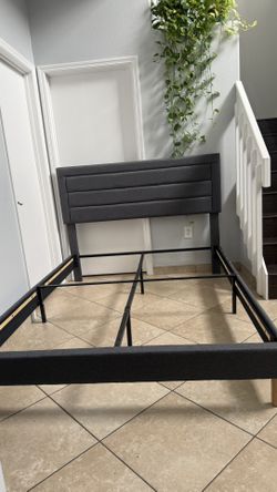 ✳️Grey Linen Queen Size Fully Upholstered Platform Bed Frame .