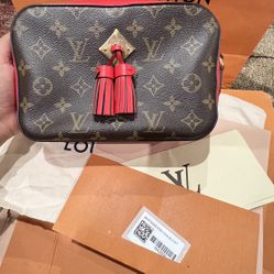 Louis Vuitton Monogram Saintonge 