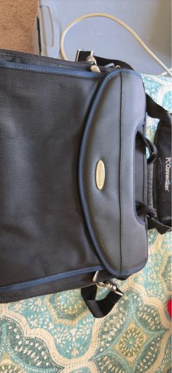 PC Connection Laptop Case like new
