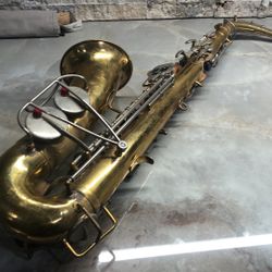 BUNDY SELMER SAXAPHONE.