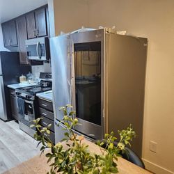 NEW LG 36in fridge, french doors, light up windows display Cash $850