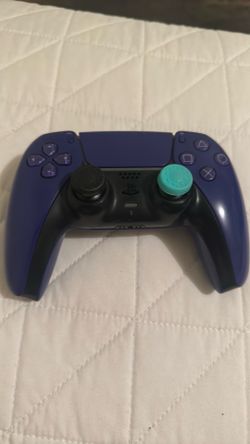 Purple PS5  controller