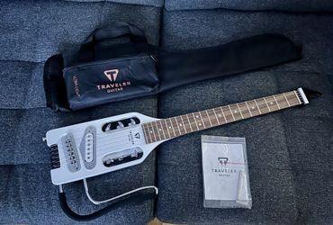 Traveler Ultra-Light Electric Guitar