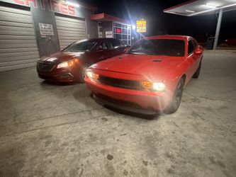 2014 dodge challenger Sxt