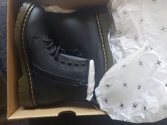 Dr. Martens Boots (Brand New In Box) Size 4