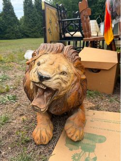 VINTAGE ROARING LION