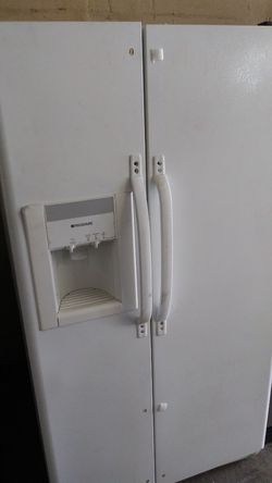 Frigidaire double door refrigerator